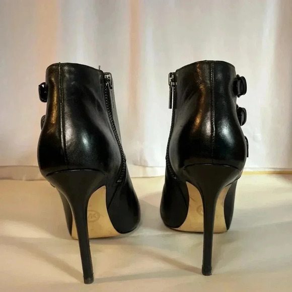 EUC MICHAEL KORS ANKLE BOOT BLK SZ 6M LEATHER 3 BUCKLE ZIPPER 3 IN STILETTO - Picture 5 of 15